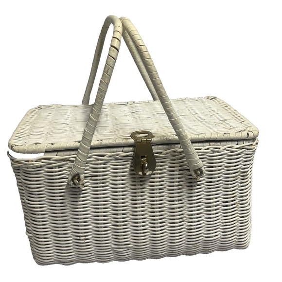 Vintage White Wicker Picnic Basket Purse w/ Handles Hong Kong 10.5"x6.5"x6" - Picture 1 of 16